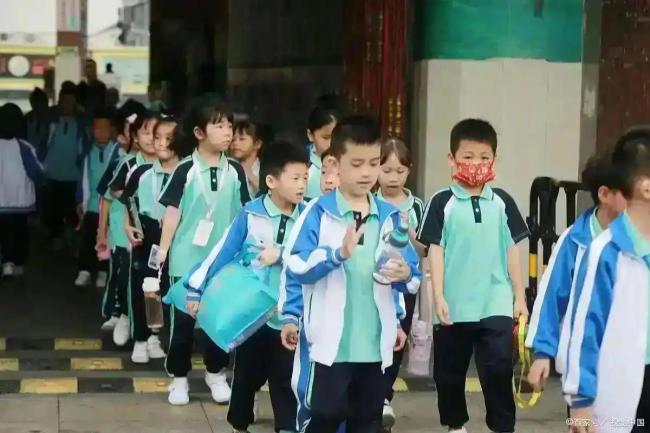 中小学秋假怎么放?注意这些误区 家长看护难题待解