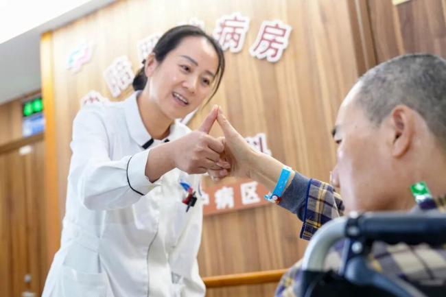研究称我国4成老人陷入“失乐”困境 无声的健康警报