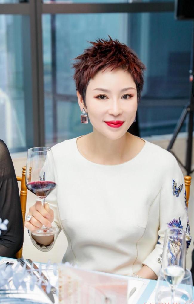 莎蔓莉莎集团高级合伙人窦丽丽：美丽是我的事业，更是我的信念