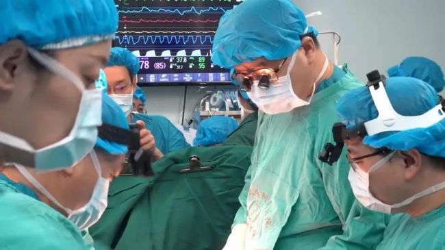 青大附院成功开展山东首例国产人工心脏植入术