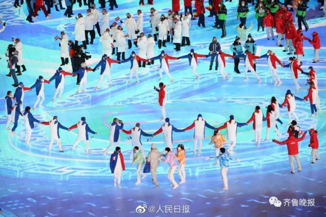折柳寄情、巨型中国结、十二生肖“冰鞋”……冬奥会闭幕式震撼举行