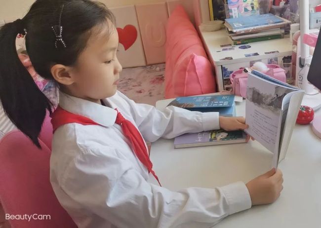 济南高新区汉峪小学二年级开展“徜徉书的海洋”主题读书活动