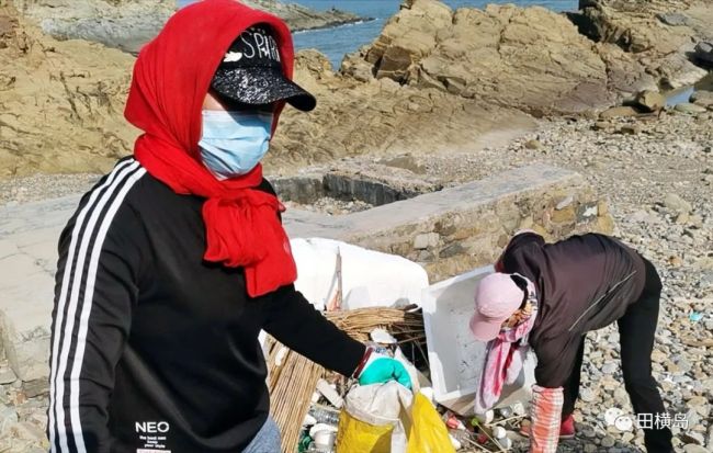 三联田横岛度假村与田横岛小学携手清理海岸线垃圾，共创美好家园