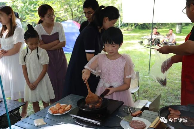 见过200公斤的大火腿吗？快来潍坊诸城得利斯“烧烤美食节”尝个鲜