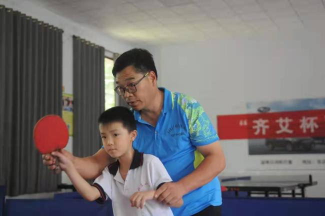 淄博淄川区张庄村：45年如一日的打乒乓球成为文化地标