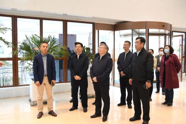 青岛市委常委副市长耿涛调研上合示范区重点企业发展情况