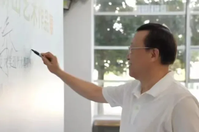 锦伦文化助力艺术青岛建设！“醉美青岛 精彩崂山“艺术品展在青开幕