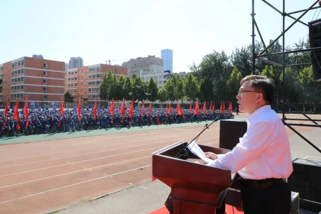 做一个更优秀的自己——山东政法学院校长吕涛在2023级新生开学典礼暨军训表彰大会上的讲话