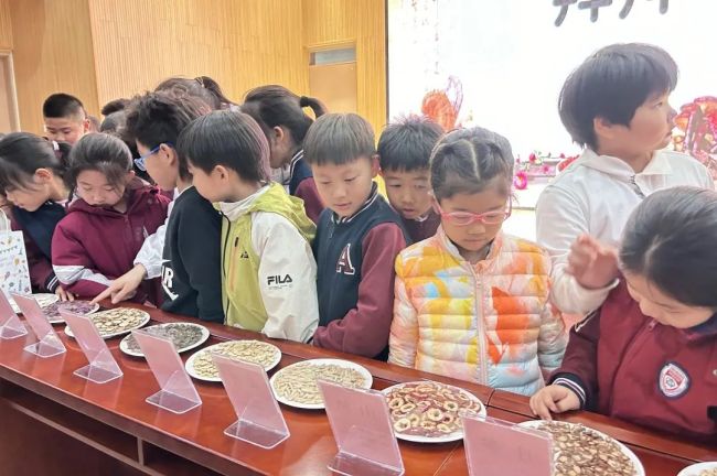 闻药香、辨药材，济南市安生学校小学部开了一堂“中医药知识课”