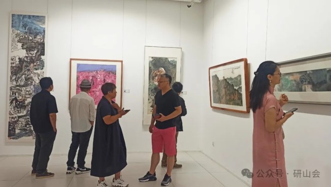 “问道昆嵛——山水圈2024水墨文献展”昨日在烟台美术博物馆（烟台画院）开幕，展期至7月28日