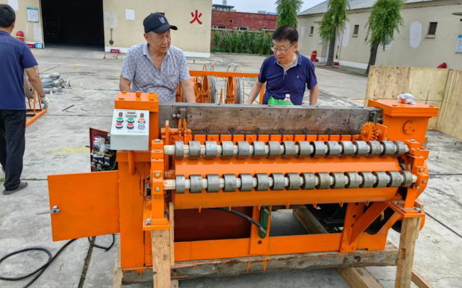 山东工程职业技术大学科研服务项目“数控液压防汛钢丝网编织机技术升级改造”通过佳木斯防汛抗旱中心验收