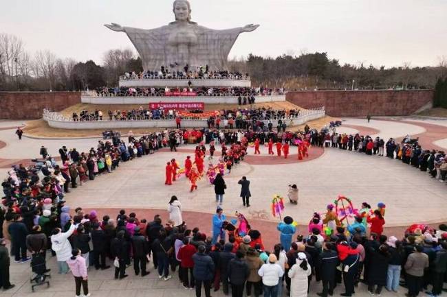 威海乳山：秧歌赋彩民俗盛宴，新春同庆万象更新