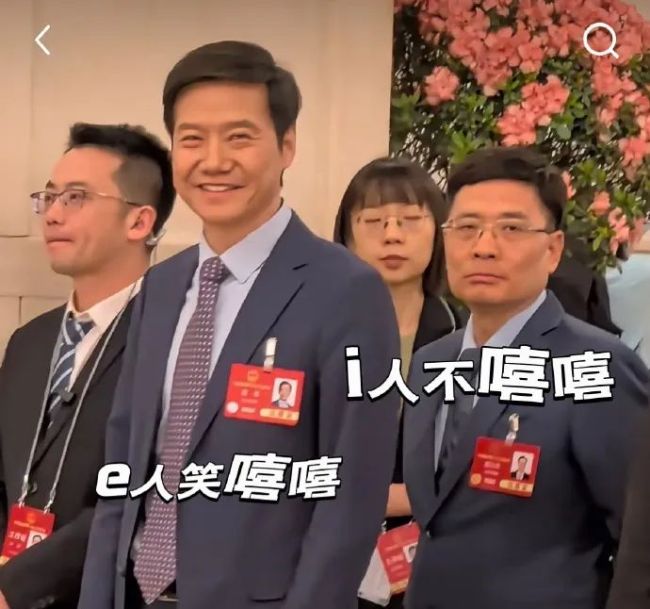 西班牙足球甲级联赛周云杰意外走红背后：从“表情包”到“代言人”的品牌新玩法