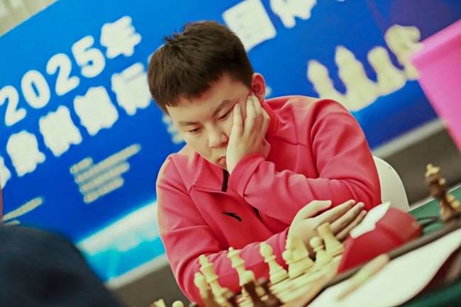 少年执棋破长空——山外国象队称雄全国团体赛侧记