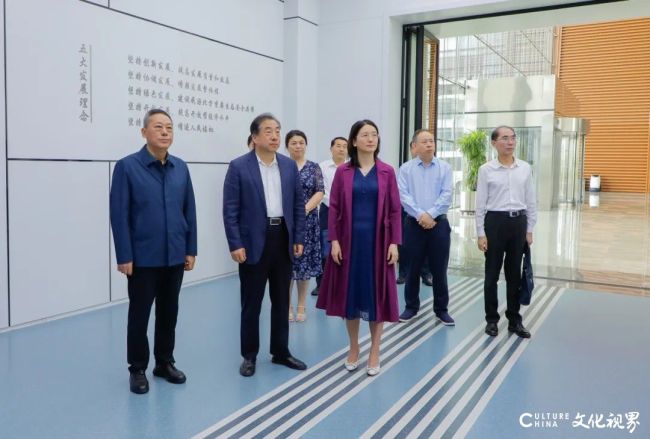 山东省人大常委会副主任、党组副书记孙立成一行到齐鲁制药参观调研