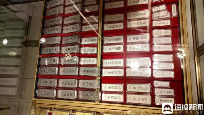 黄金饰品跌至千元内，铂金半年涨幅近40%，深圳水贝市场现囤货潮
