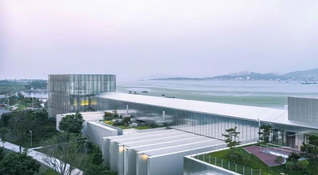 “最美海边美术馆”青岛西海美术馆黯然闭馆——民营馆真的到了退潮期？