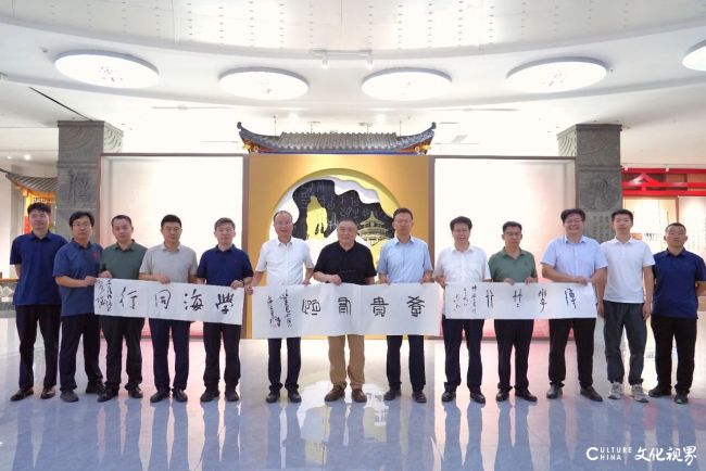 墨香致远——山东省书协文艺志愿服务走进济南历城二中
