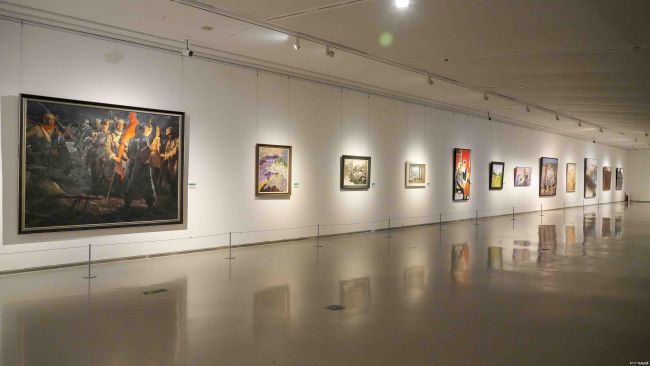 “青绿齐鲁——2025山东省油画作品展”在山东美术馆开展