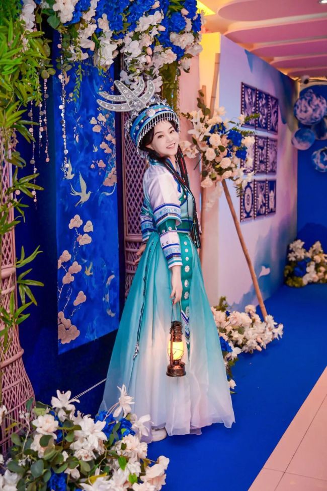 一场场民族风情下午茶在莎蔓莉莎全国各门店燃爆……