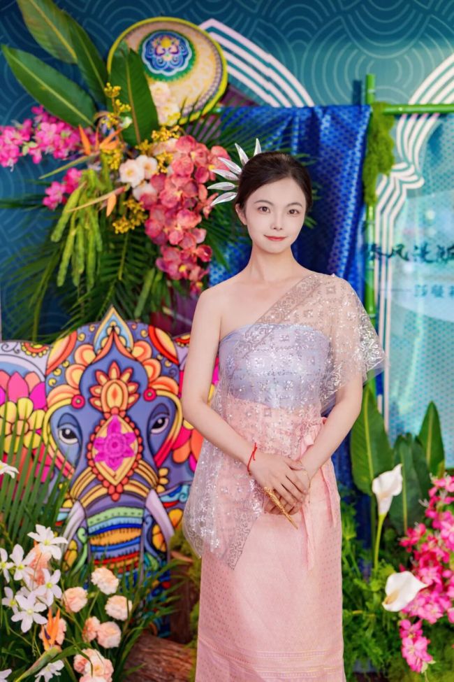 一场场民族风情下午茶在莎蔓莉莎全国各门店燃爆……