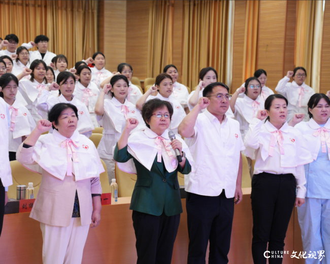 山东力明科技职业学院护理学院南丁格尔志愿护理服务队昨日在泰安成立