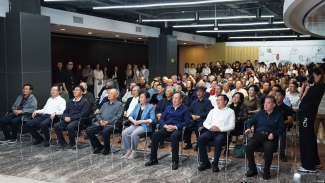 唐勇力 田黎明 尉司雨 张望 刘西洁“五行五色——当代水墨人物画作品展”昨日在济南开幕