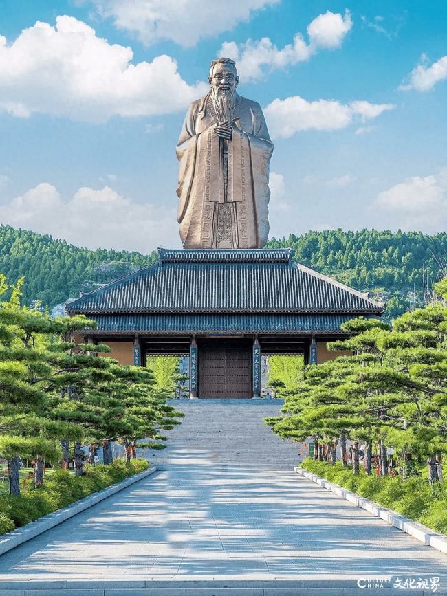 以骨刻文“对话”儒家智慧——丁再献书“大哉孔子，和合共生”礼赞第41届孔子文化节