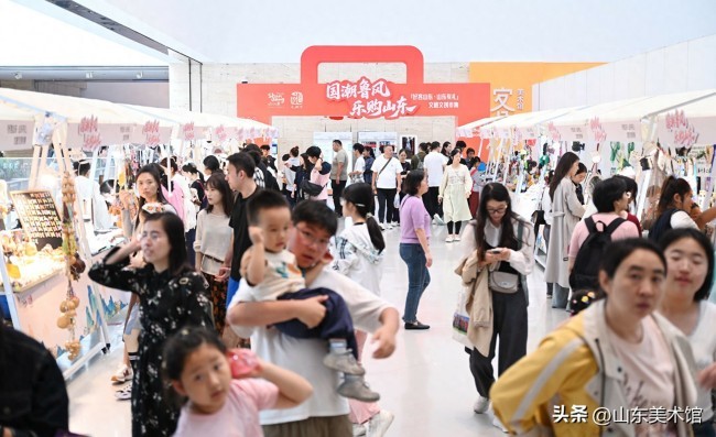 接待游客超5万名！——山东美术馆“双节”假期受热捧