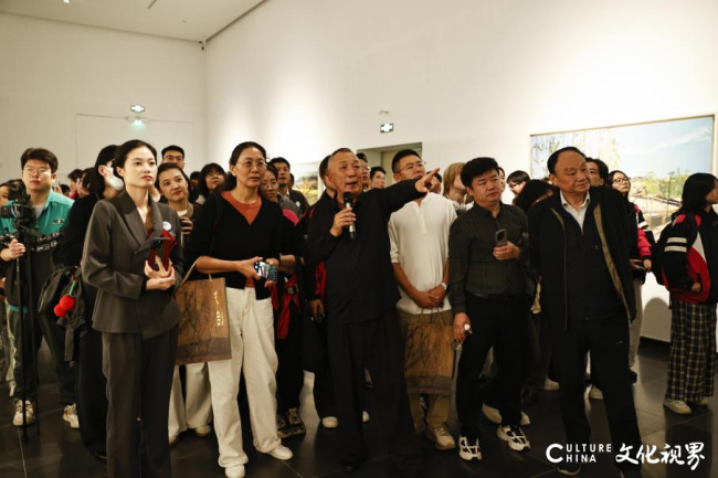 “视觉履痕30——杨参军油画作品展”今日在安徽省美术馆开幕