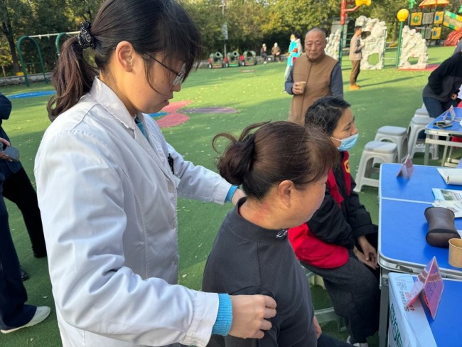 打破“就医时间差”!淄博高新区“中医夜市”火了,四大功能区服务全