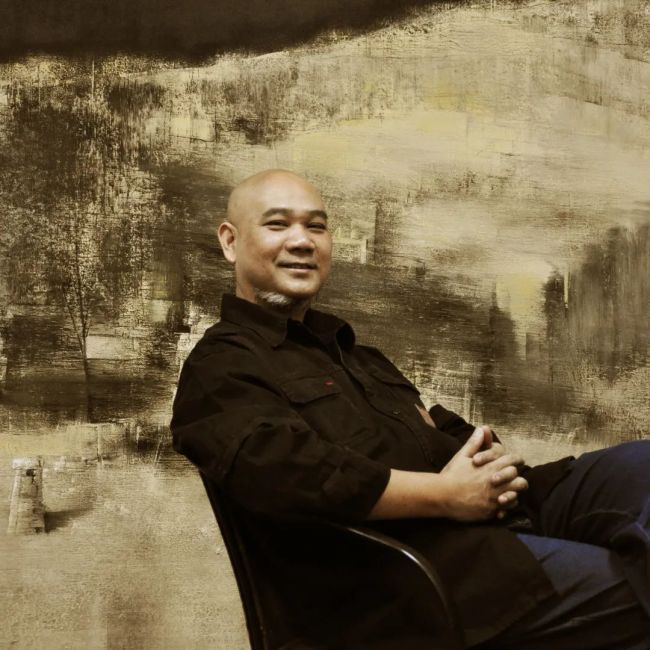 DeepSeek谈艺丨马志明:模糊不清的线条与轮廓重构着记忆中的视觉档案