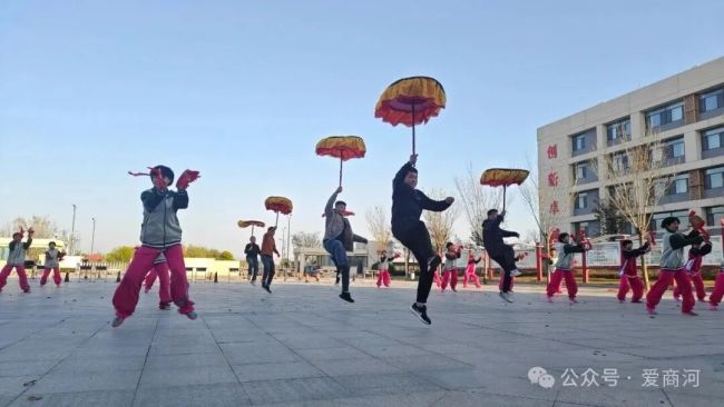 20251118091627118572.jpg 商河鼓子秧歌《黄河岸 鼓韵新声》焕发非遗时代活力