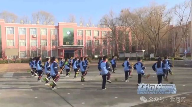 一根花棍舞出传承新韵,商河非遗扎根小学课堂