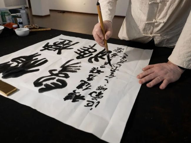 金石为基 简帛为韵——论石正军的金石书法美学构建