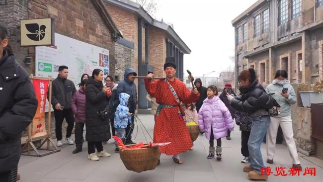 淄博：民俗闹新春 烟火抚人心