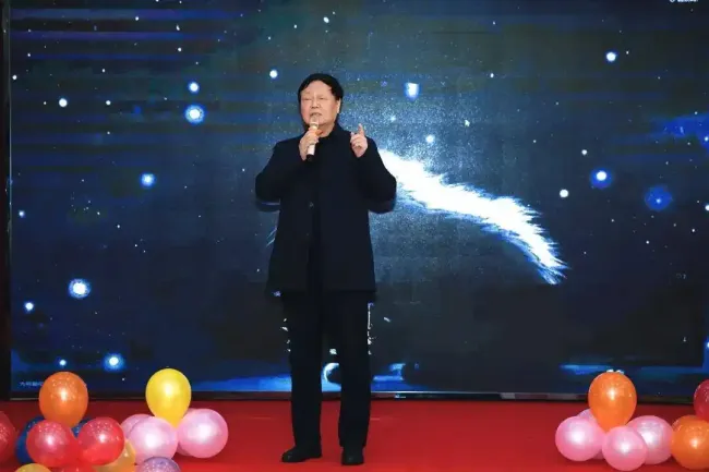 以美育心,以志立身——王西京在《童心绘万象 满灯启新程》新书见面会上的致辞