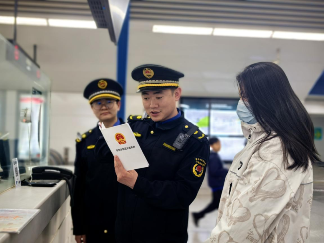 青岛地铁常态化开展票卡核验,拒不配合将移交警方处理