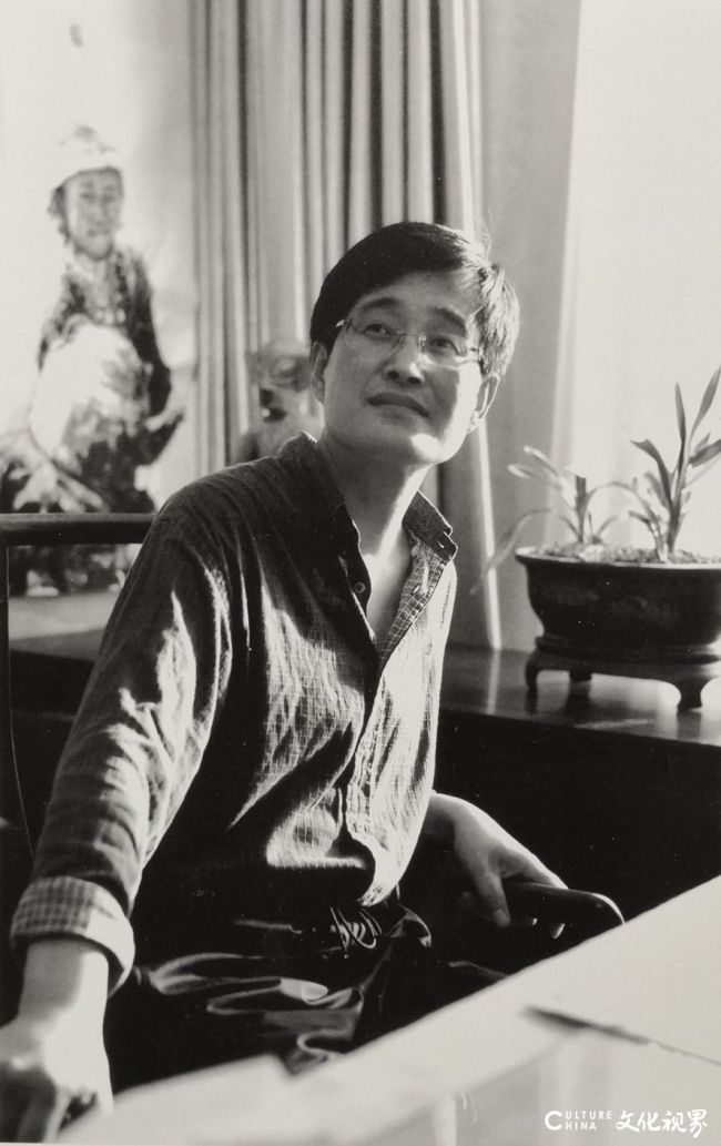 以光为笔，以墨为韵——南海岩《金辉》与《远方》的藏地叙事