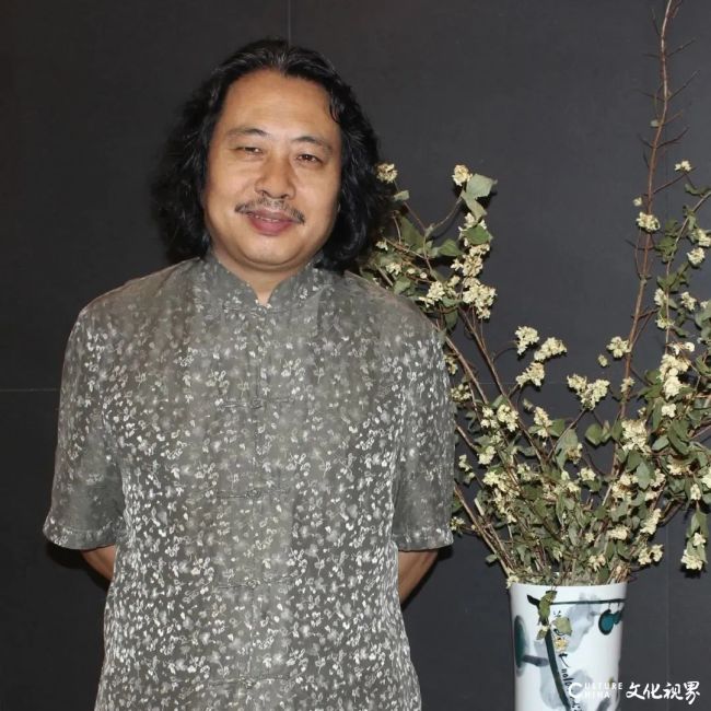 贾广健·西峡写生 | 素纸铺陈纳万象，笔走泼洒起沧沧