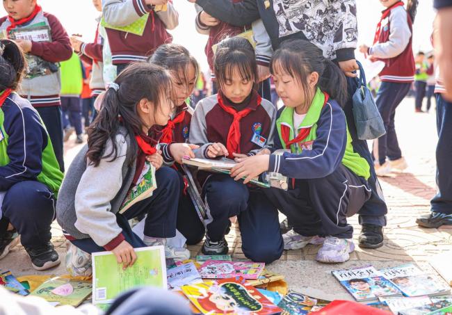 威海荣成：家校社协同聚合力 书香暖心共护成长路