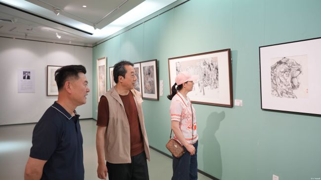 “山君气度——刘扬画虎作品展”昨日在济南隆重开幕
