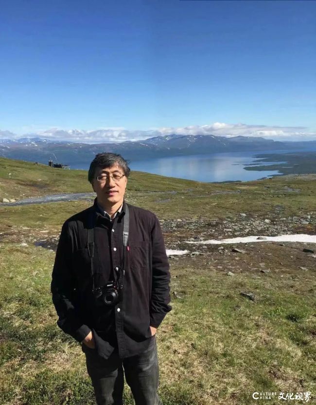 于平凡处见深刻，于跨界中筑高峰——李晓林艺术解读