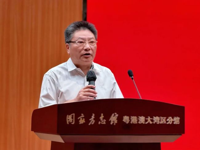 市美协第六届理事会主席刘文伟作表态发言.jpg