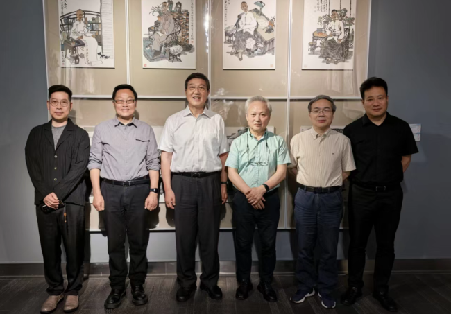 “象外之象——周矩敏中国画作品展”昨日在南京开幕