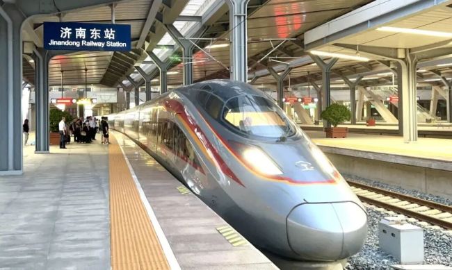 高铁商务座免费配餐悄咪下线？不是全部取消，国铁济南局去年底已正式取消管内服务，但仅内部下发了通知