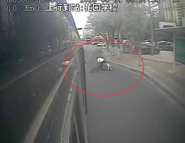 济南市莱芜区:细微善举显担当 十米车厢传温情