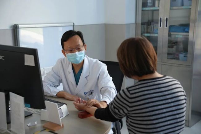 号源靠抢，名声靠传——记银丰（济南）医院中医科主任彭程