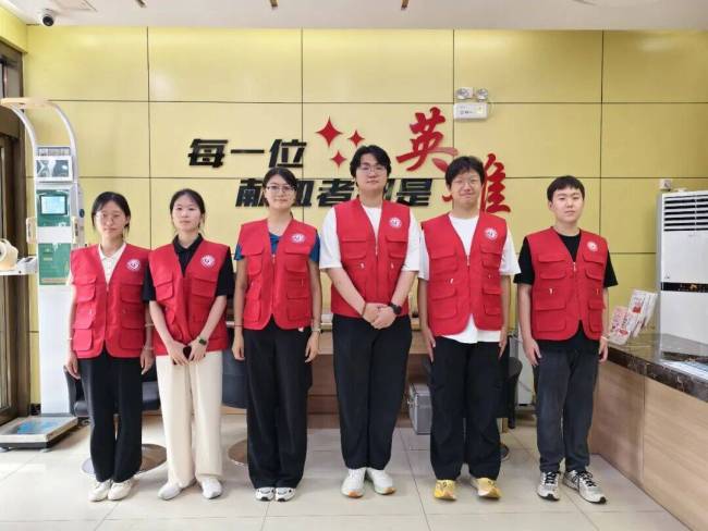 潍坊：返乡大学生助力无偿献血暑期志愿服务