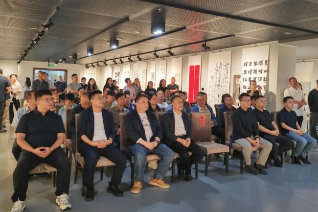 “大道同行·鲁青中青年书法篆刻家精品交流展”昨日在青海美术馆开幕